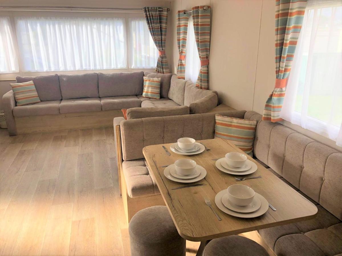Cedar Deluxe Holiday Home Chapel Saint Leonards Bagian luar foto