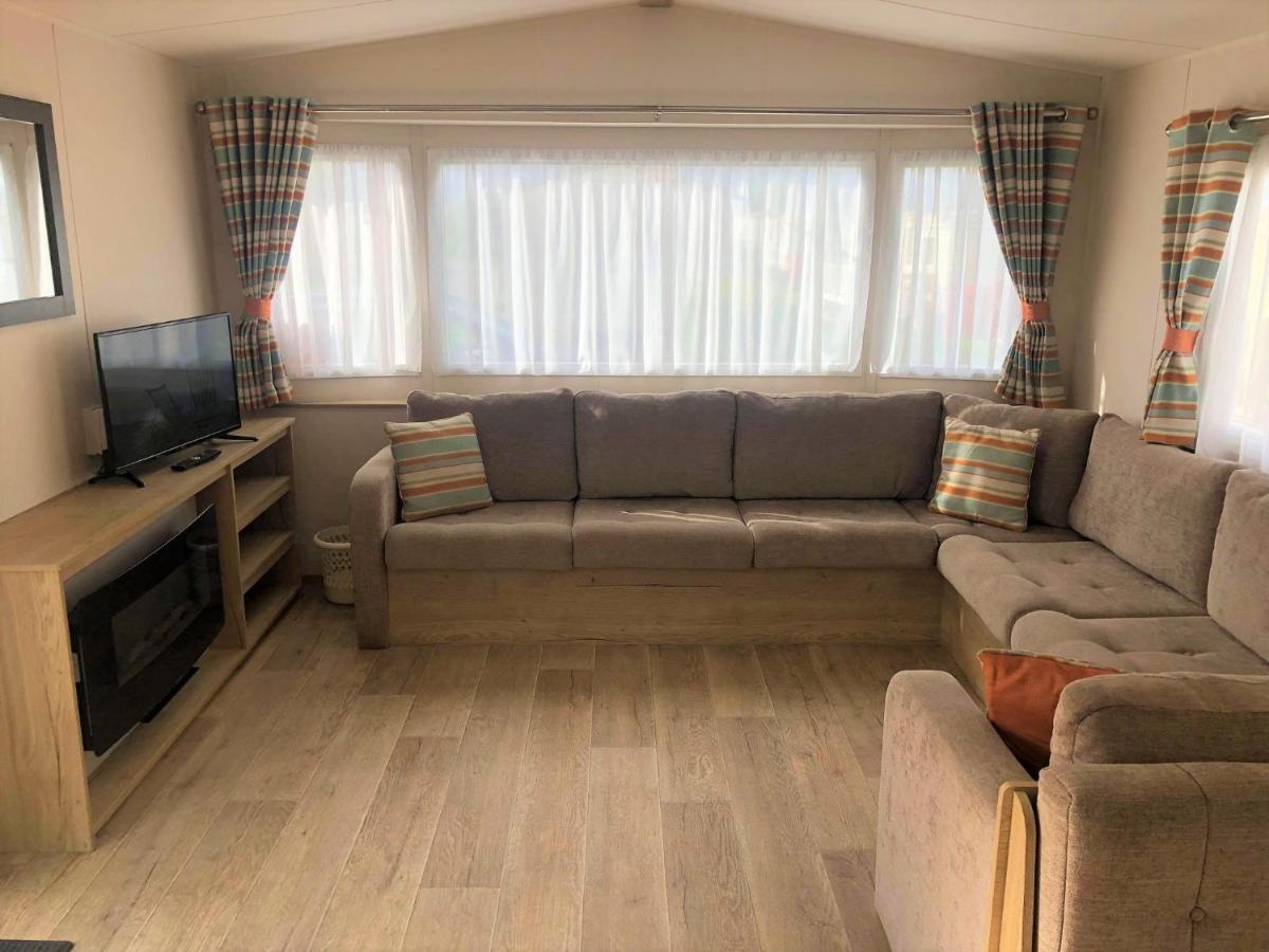 Cedar Deluxe Holiday Home Chapel Saint Leonards Bagian luar foto
