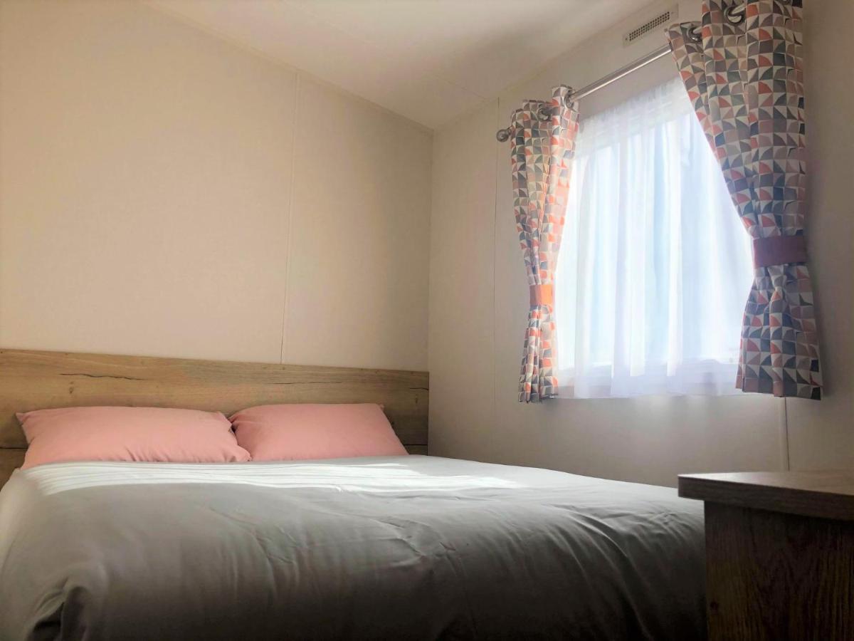 Cedar Deluxe Holiday Home Chapel Saint Leonards Bagian luar foto